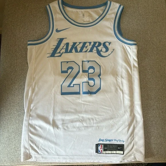 Official NBA Lakers White jersey - Lebron James - Size Medium - Picture 1 of 4